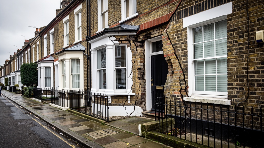 West London period property showing signs of subsidence during building survey